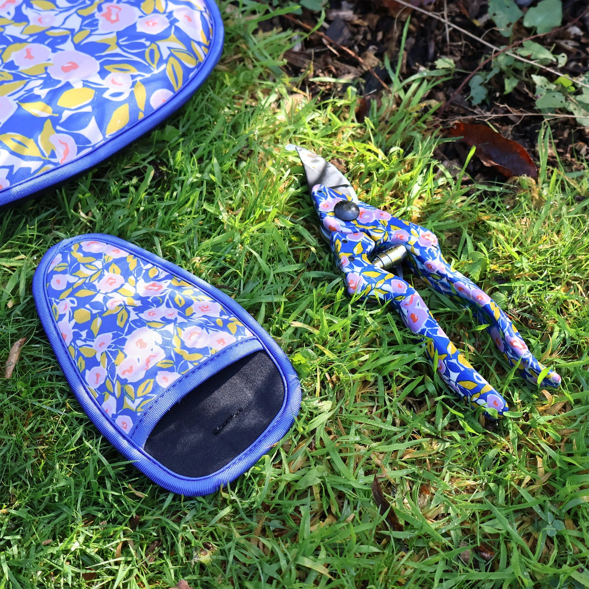 Secateurs With Pouch – Blue Floral